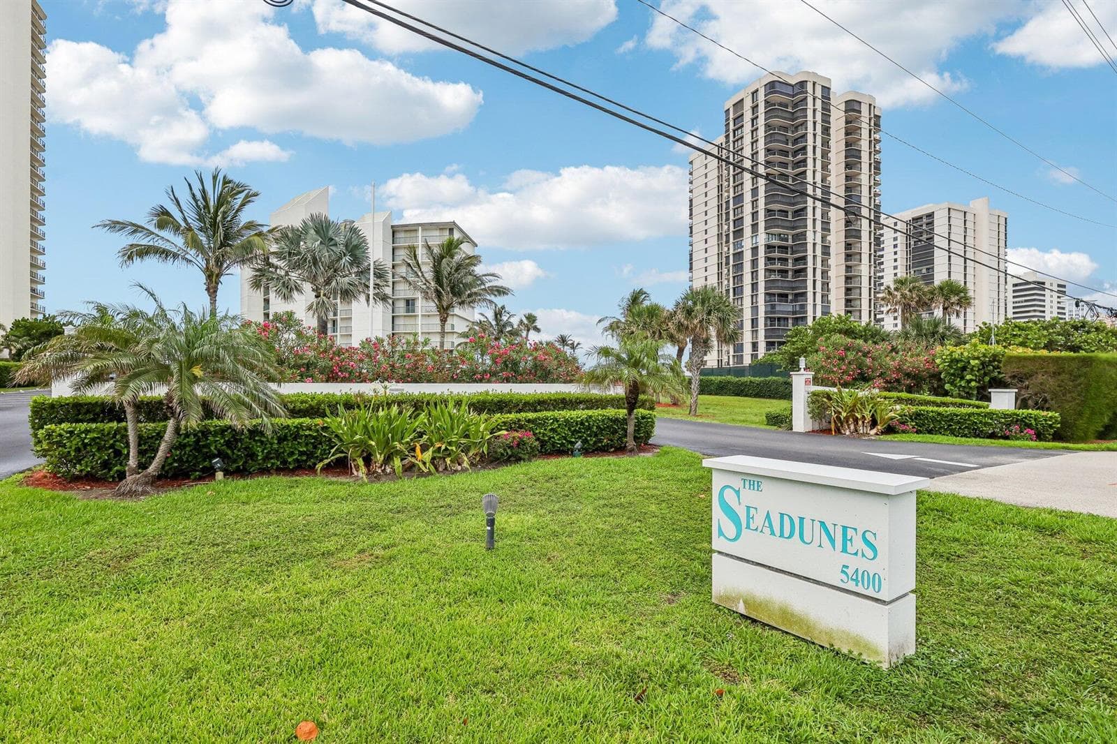 30-web-or-mls-N Ocean Dr 8a-2905-030