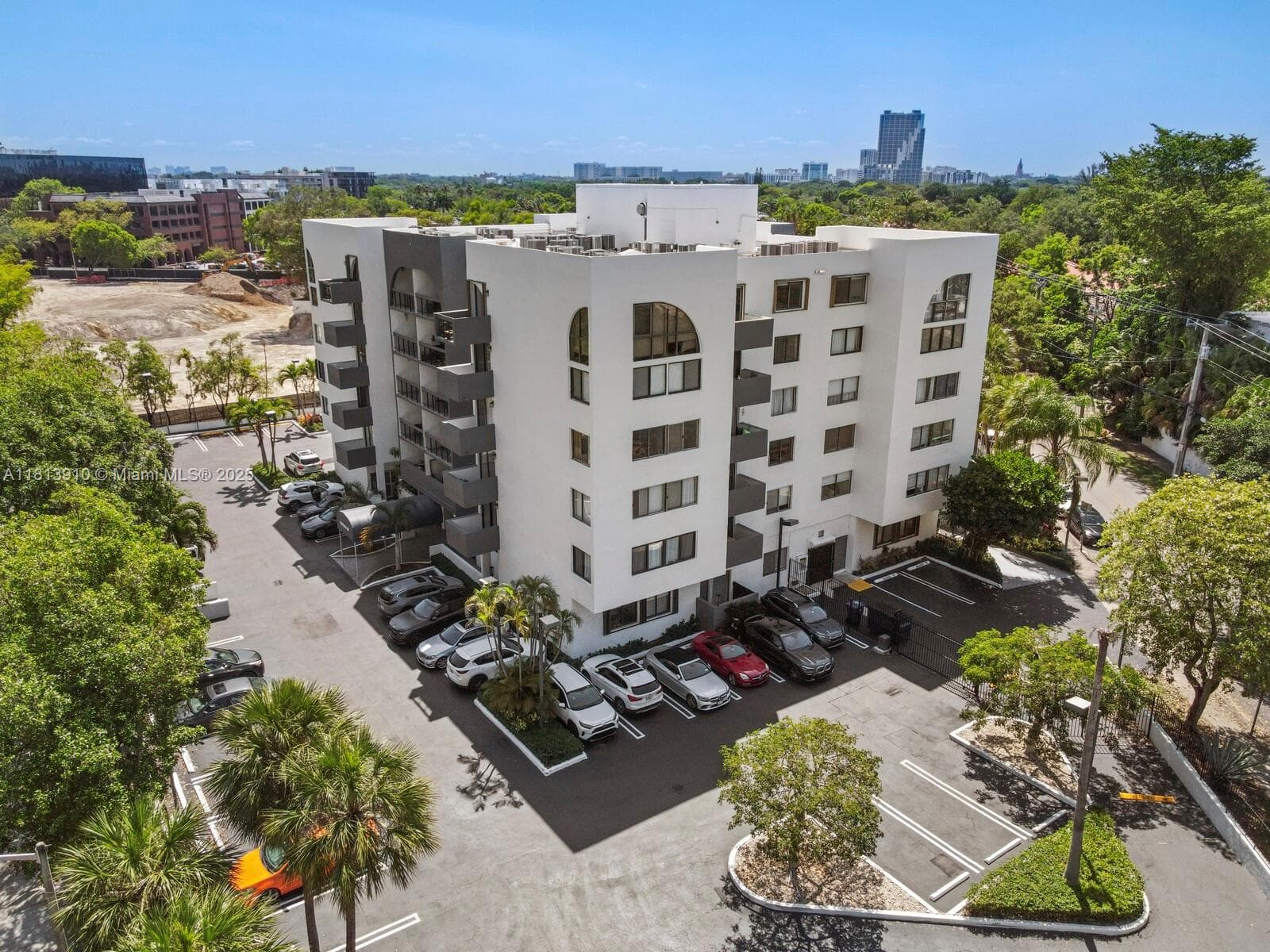 TIGERTAIL BAY CONDO · #102 in Miami - Photo 9