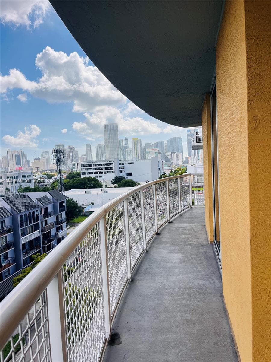 BRICKELL VISTA CONDO · #806 in Miami - Photo 11