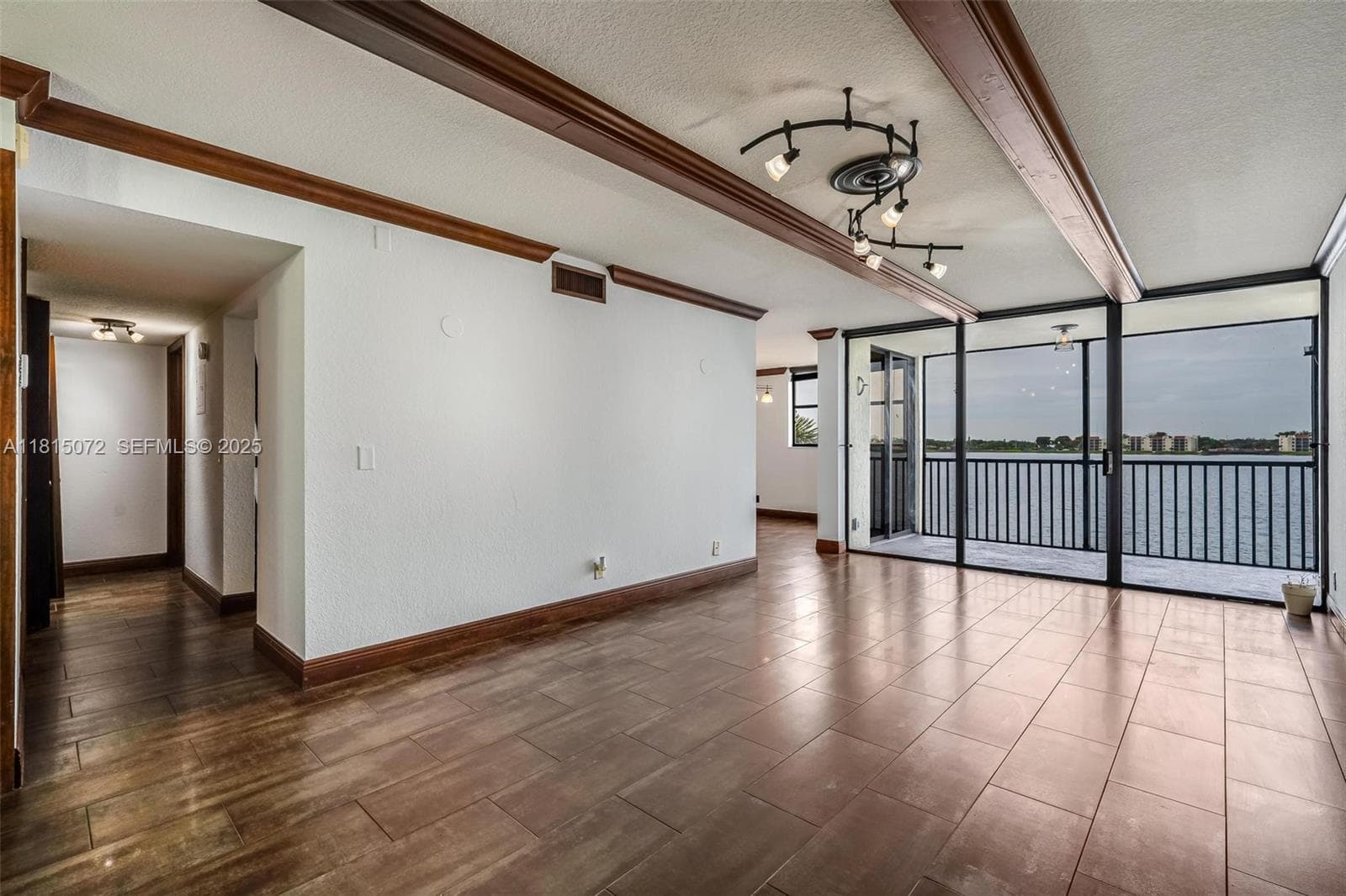 Lake Emerald Condominium · #210 in Oakland Park - Photo 2