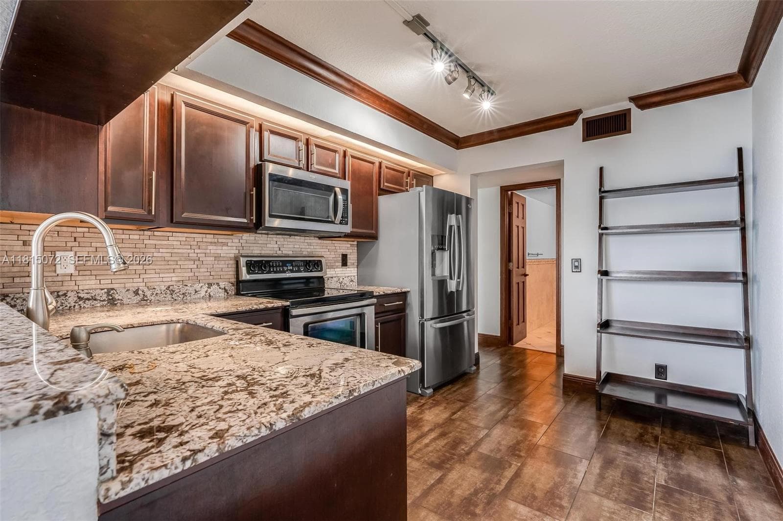 Lake Emerald Condominium · #210 in Oakland Park - Photo 8