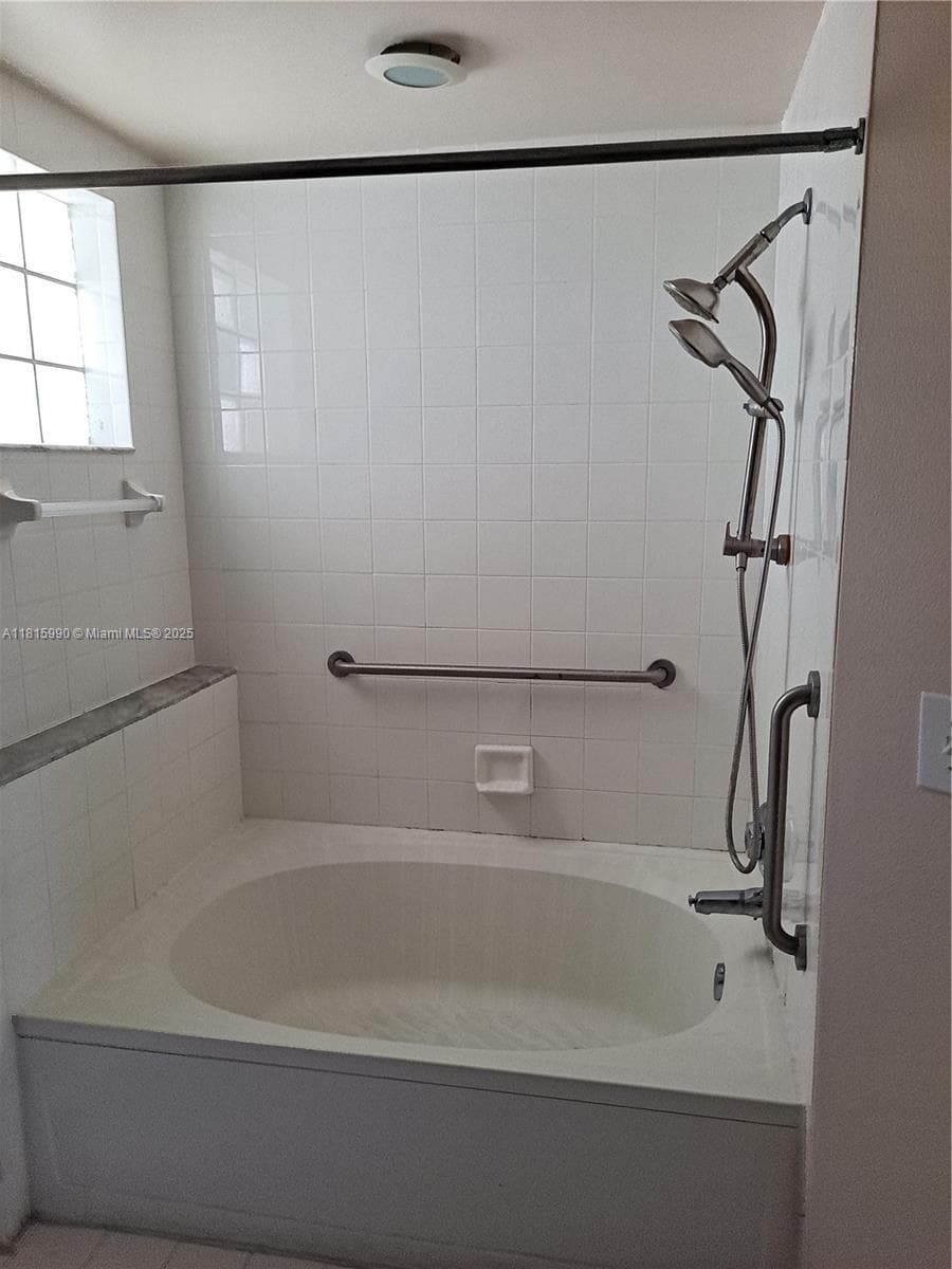 VILLAGE BY THE BAY CONDO · #12402 in Aventura - Photo 14