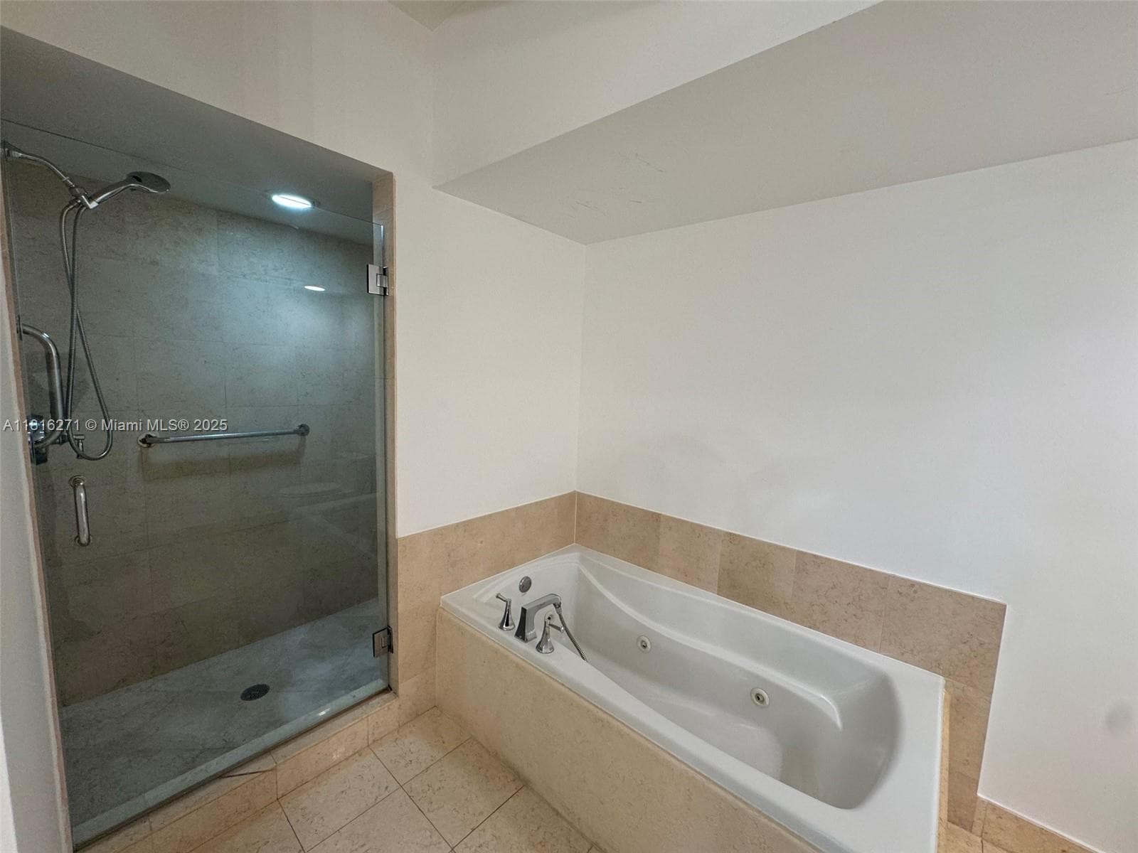 turnberry village · #209 in Aventura - Photo 9