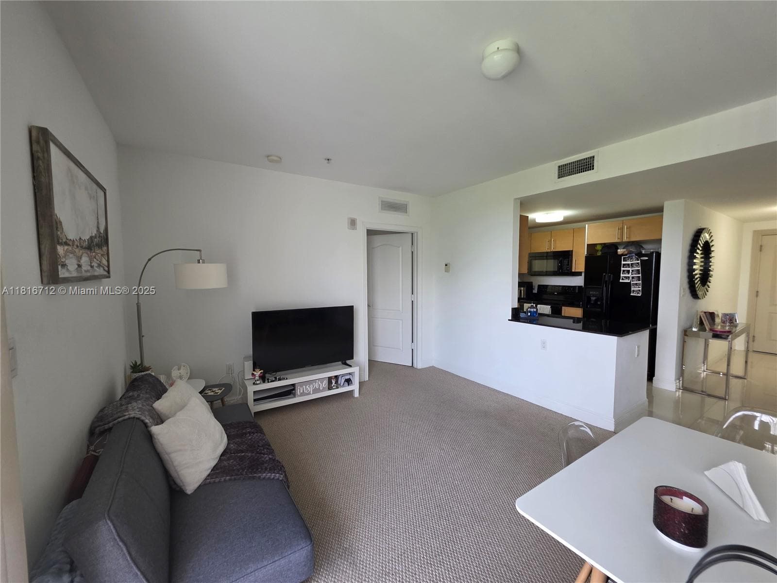 BRICKELL WAY CONDO · #602 in Miami - Photo 3