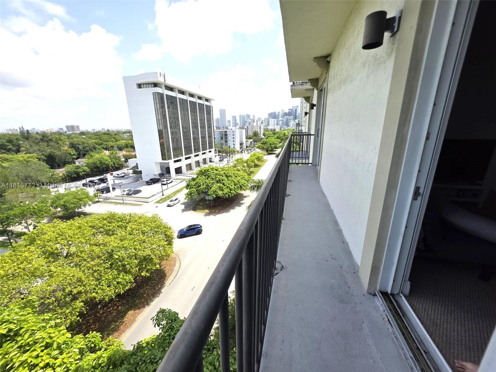 BRICKELL WAY CONDO · #602 in Miami - Photo 10