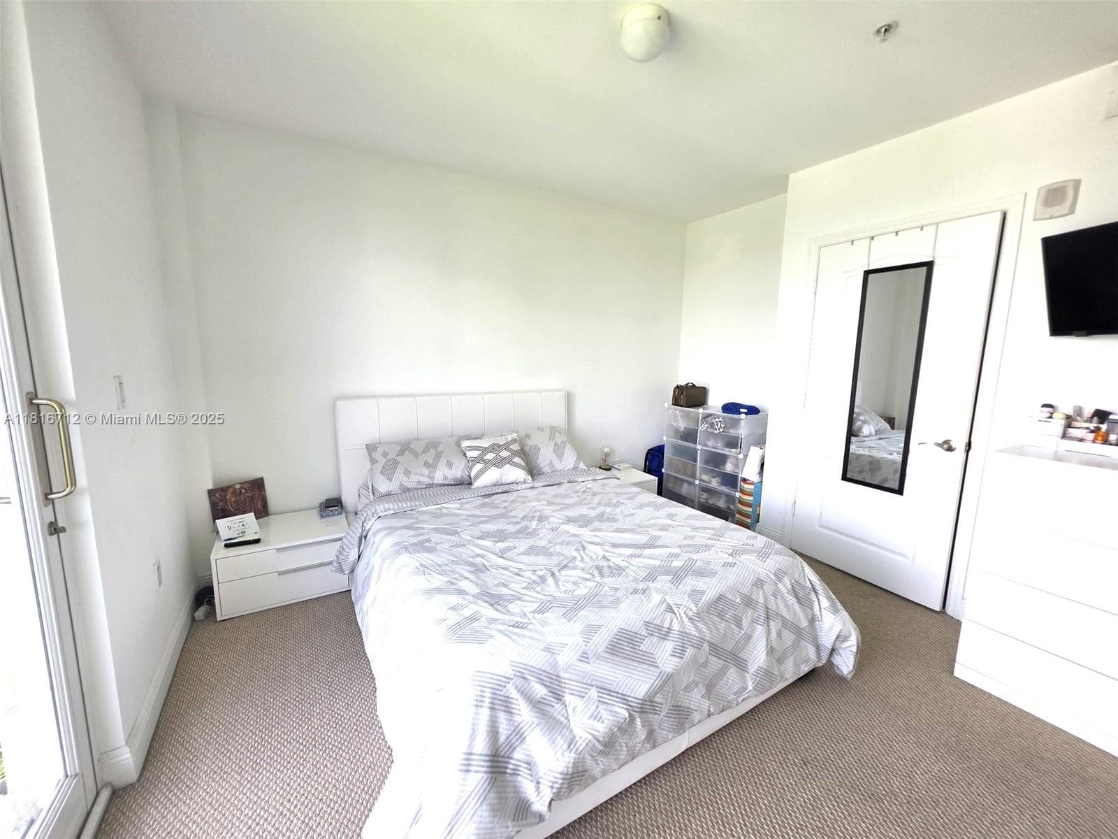 BRICKELL WAY CONDO · #602 in Miami - Photo 8