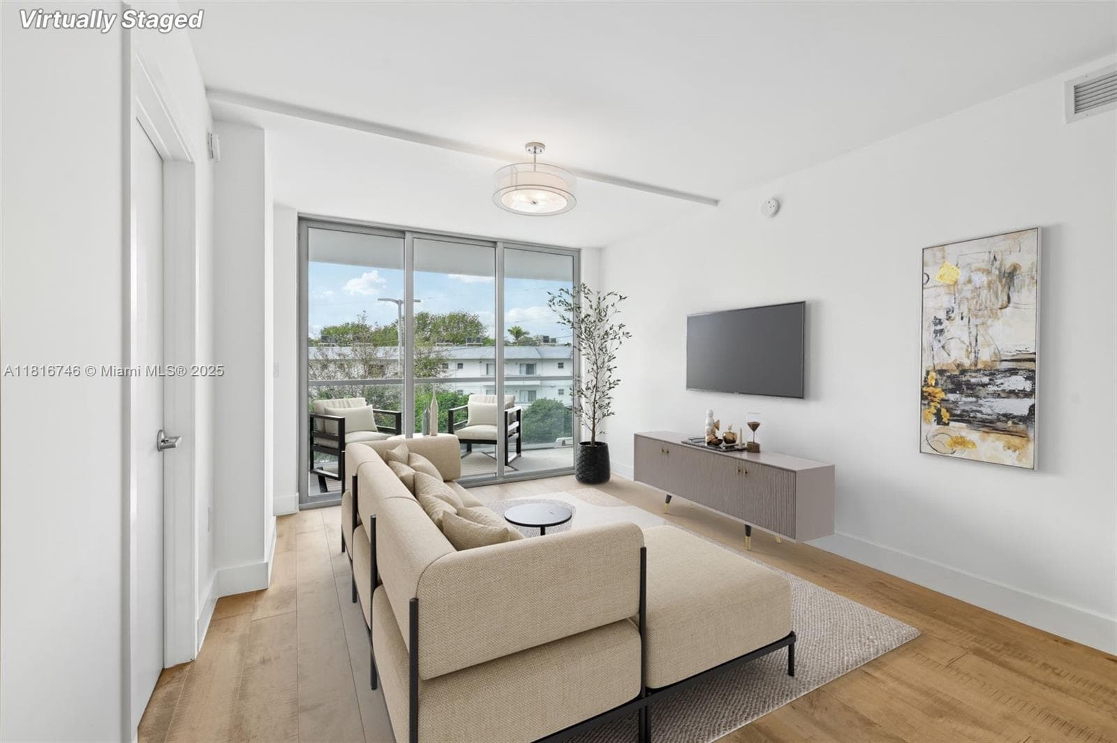 13800 Highland Dr Unt 202 · #202 in North Miami Beach - Photo 2