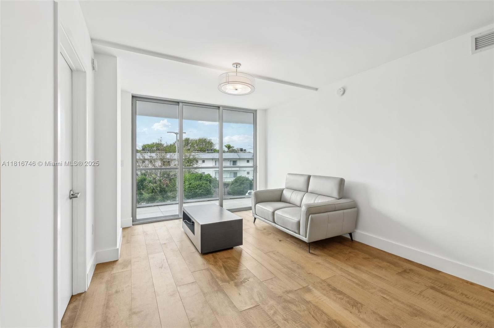 13800 Highland Dr Unt 202 · #202 in North Miami Beach - Photo 6