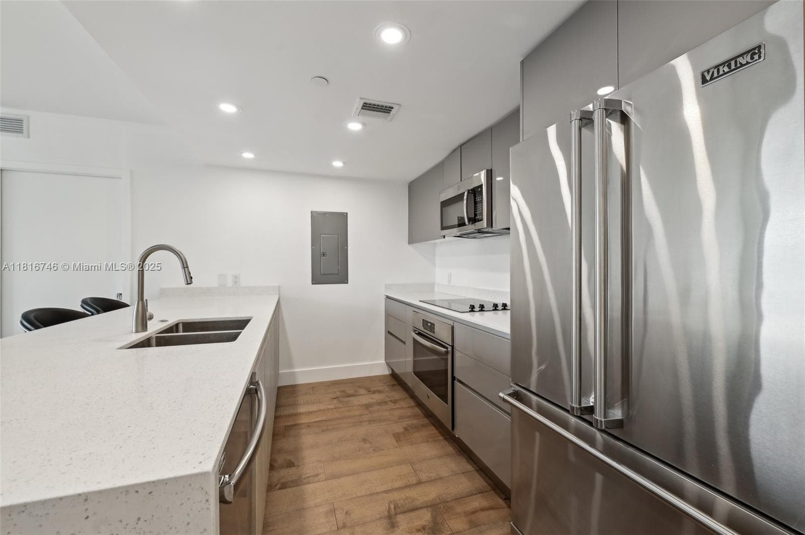 13800 Highland Dr Unt 202 · #202 in North Miami Beach - Photo 22