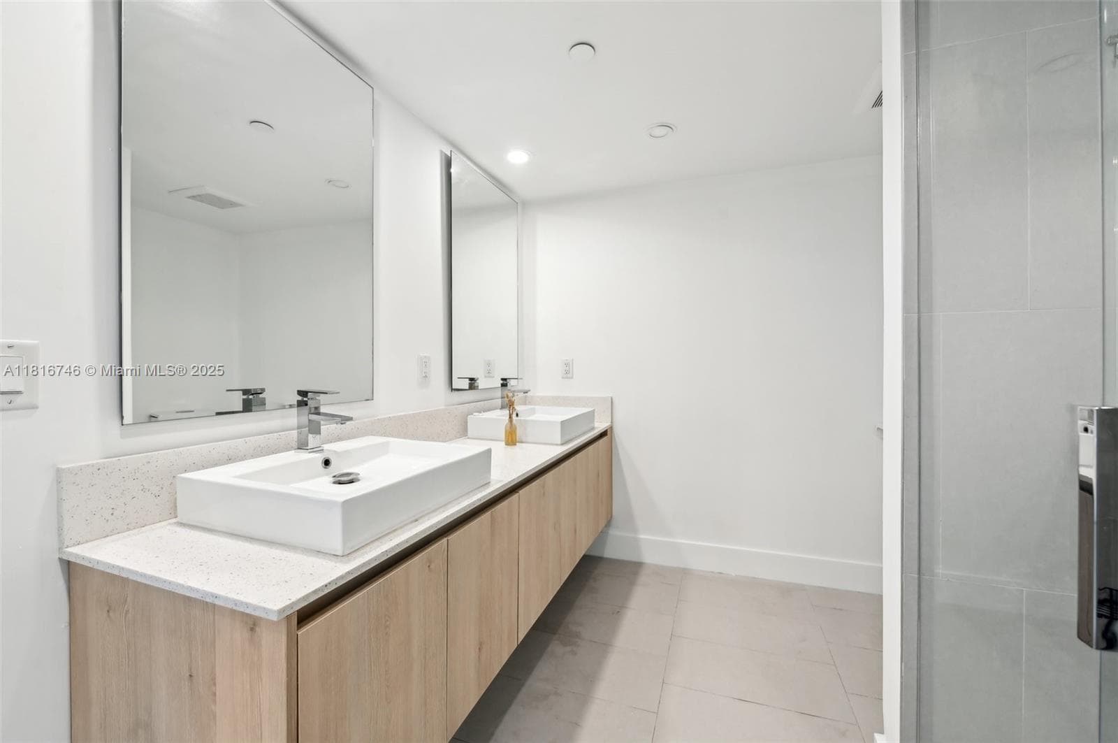 13800 Highland Dr Unt 202 · #202 in North Miami Beach - Photo 15