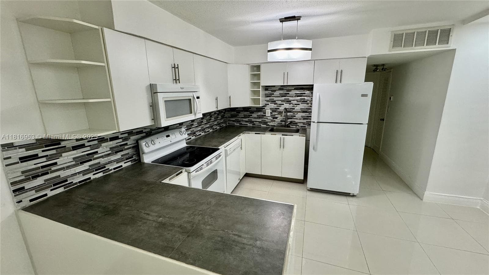 GOLDEN KEY CONDO, THE · #7 in Bay Harbor Islands - Photo 3