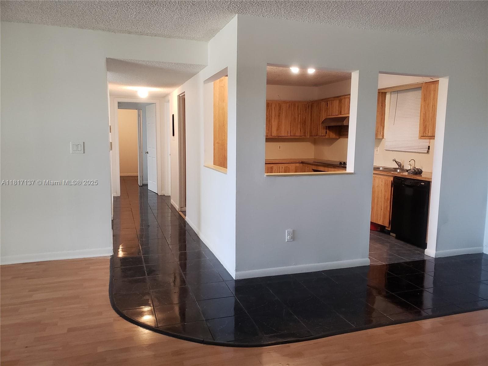 SUMMERTREE VILLAGE · #405-8 in Miami - Photo 2