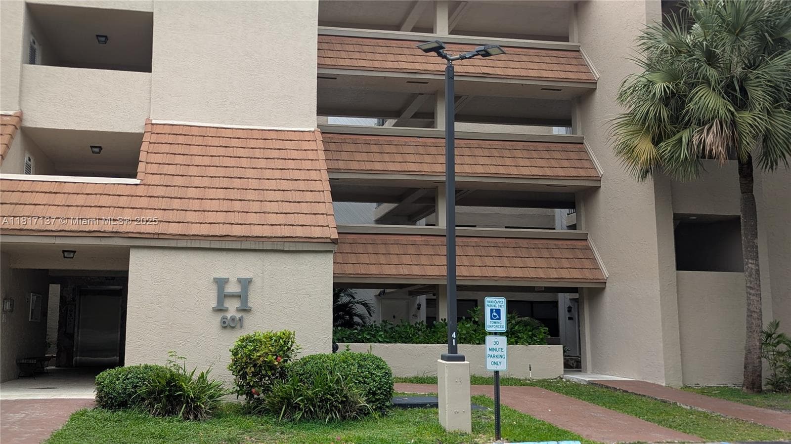 SUMMERTREE VILLAGE · #405-8 in Miami - Photo 11