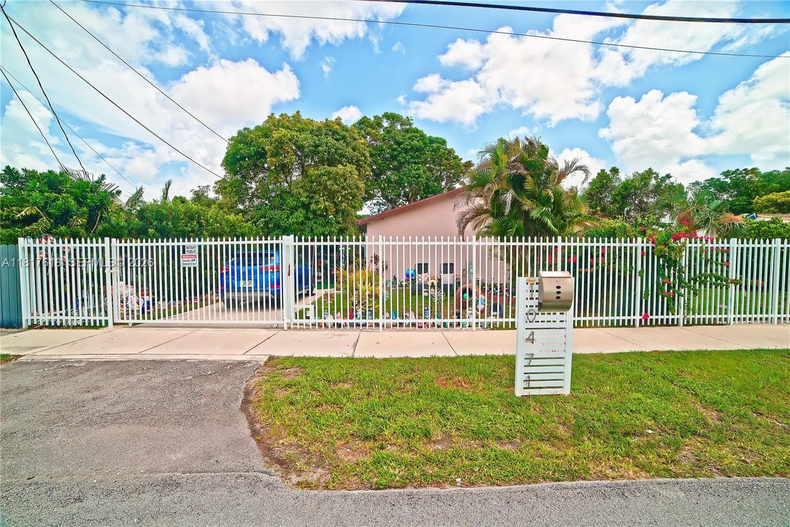 10471 SW 174th Ter photo 2