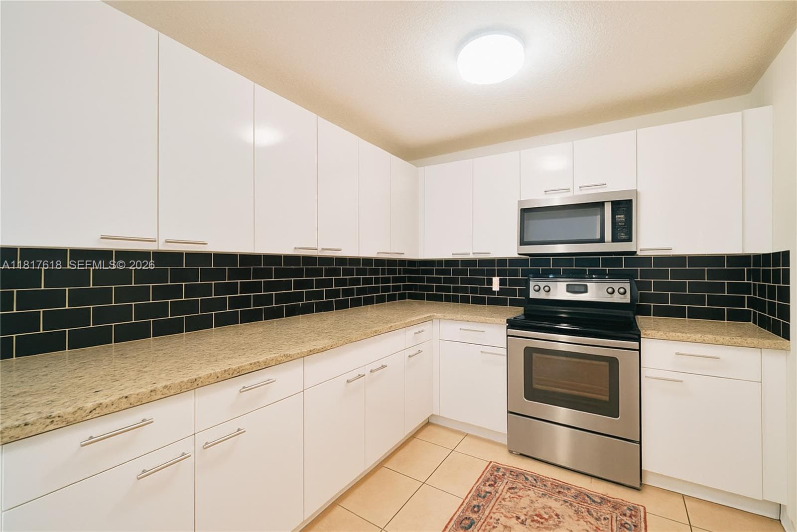 10471 SW 174th Ter photo 6