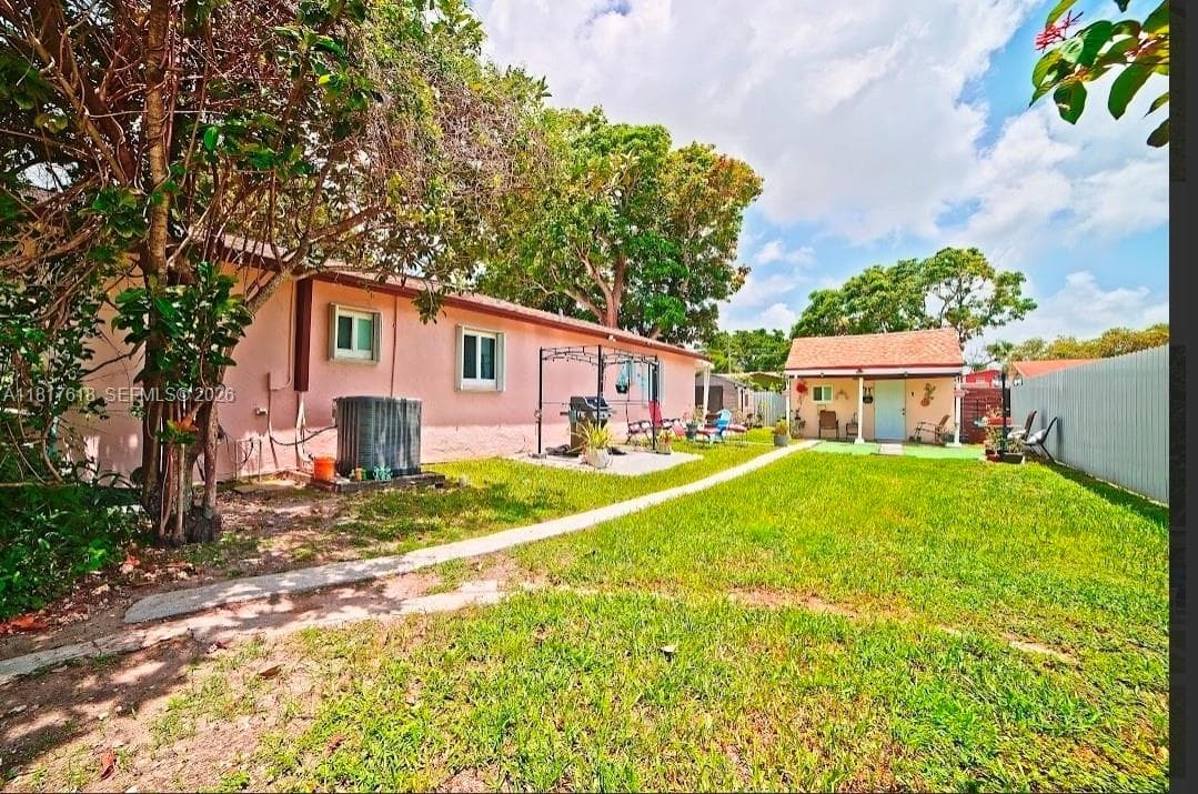 10471 SW 174th Ter photo 11