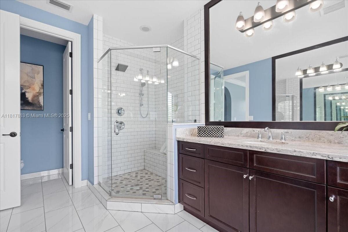 Full Bathroom Upstairs