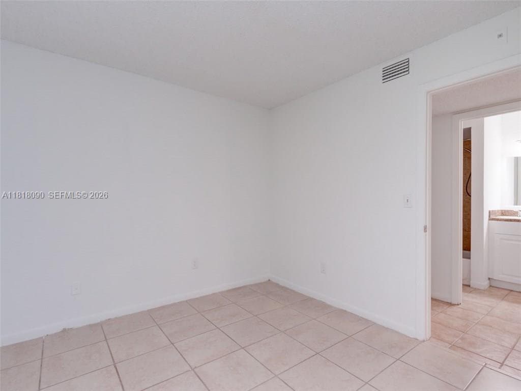Royal Poinciana · #707 in Pompano Beach - Photo 15