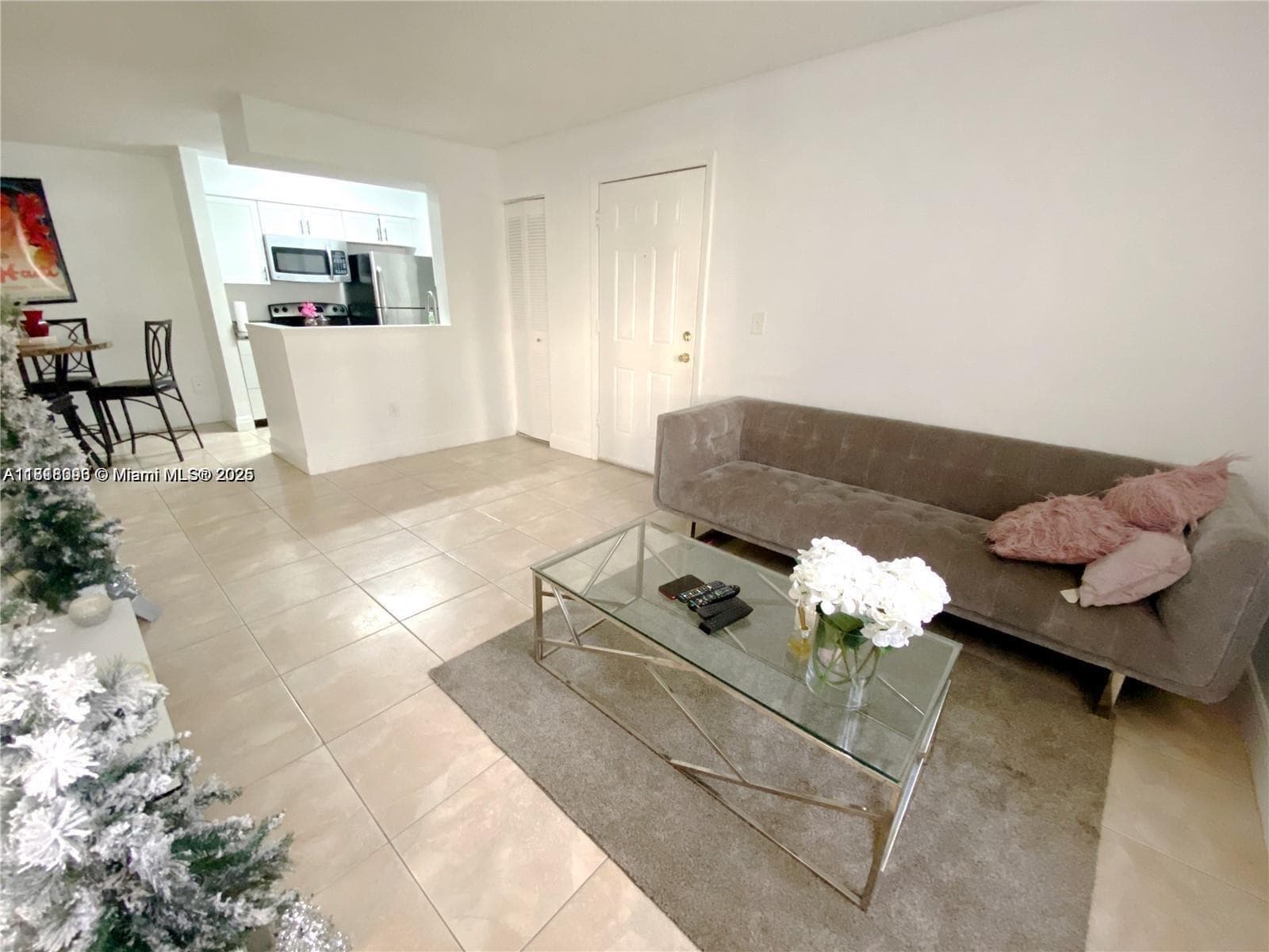 Royal Poinciana · #1801 in Pompano Beach - Photo 6
