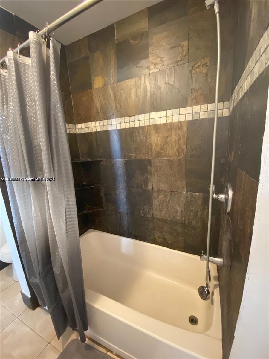 Royal Poinciana · #1801 in Pompano Beach - Photo 4
