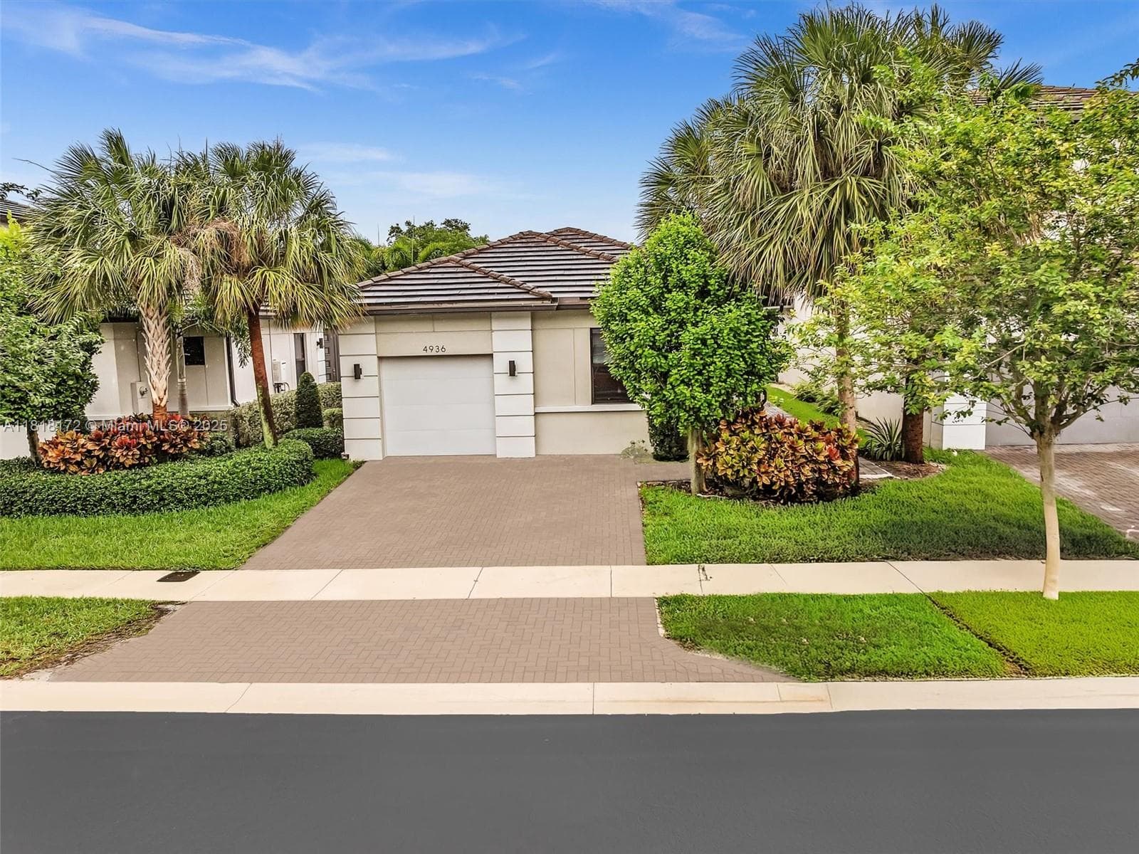 4936 Whispering Way photo 1