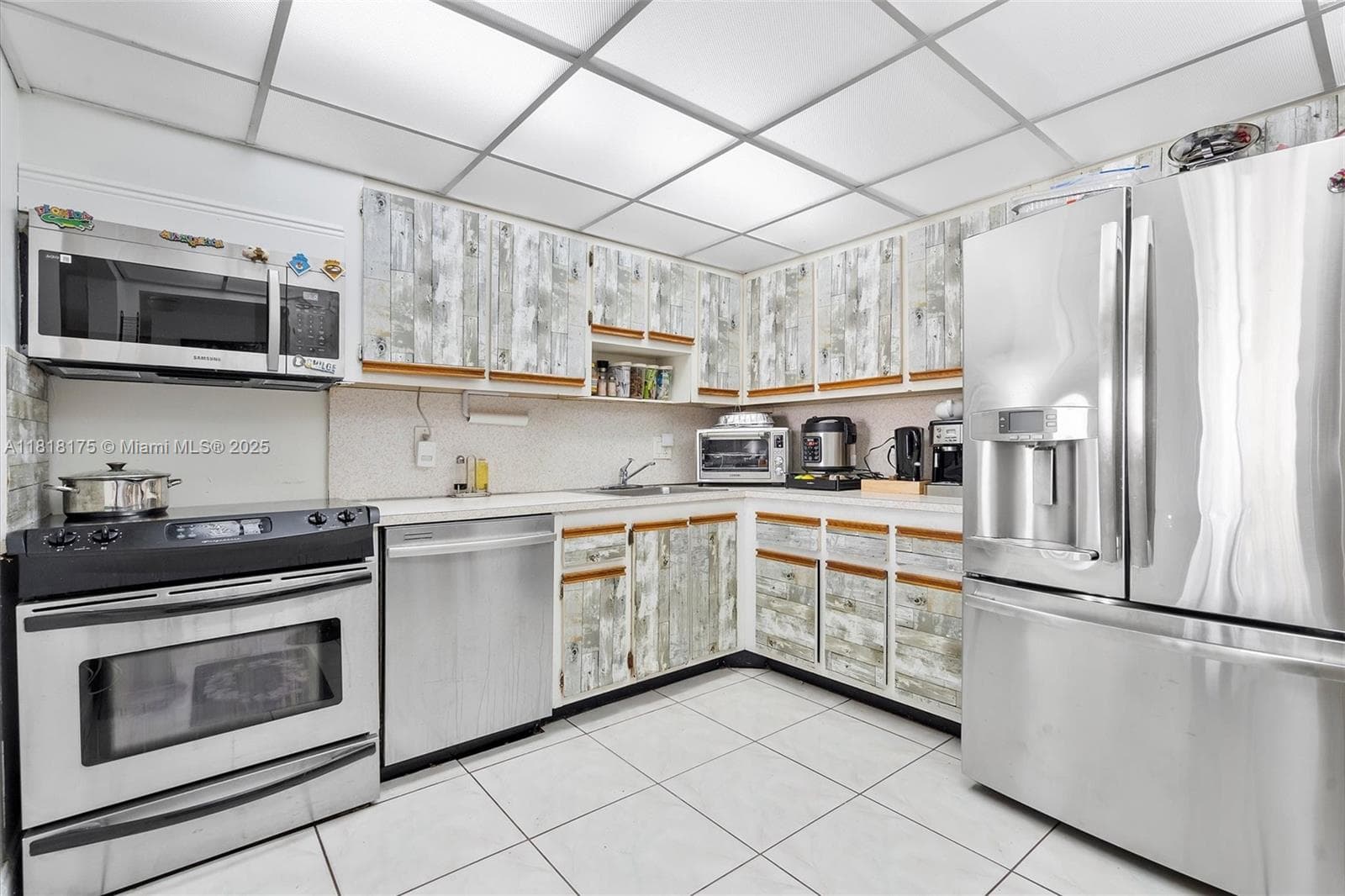 SAILBOAT CAY CONDO · #406 in North Miami - Photo 6