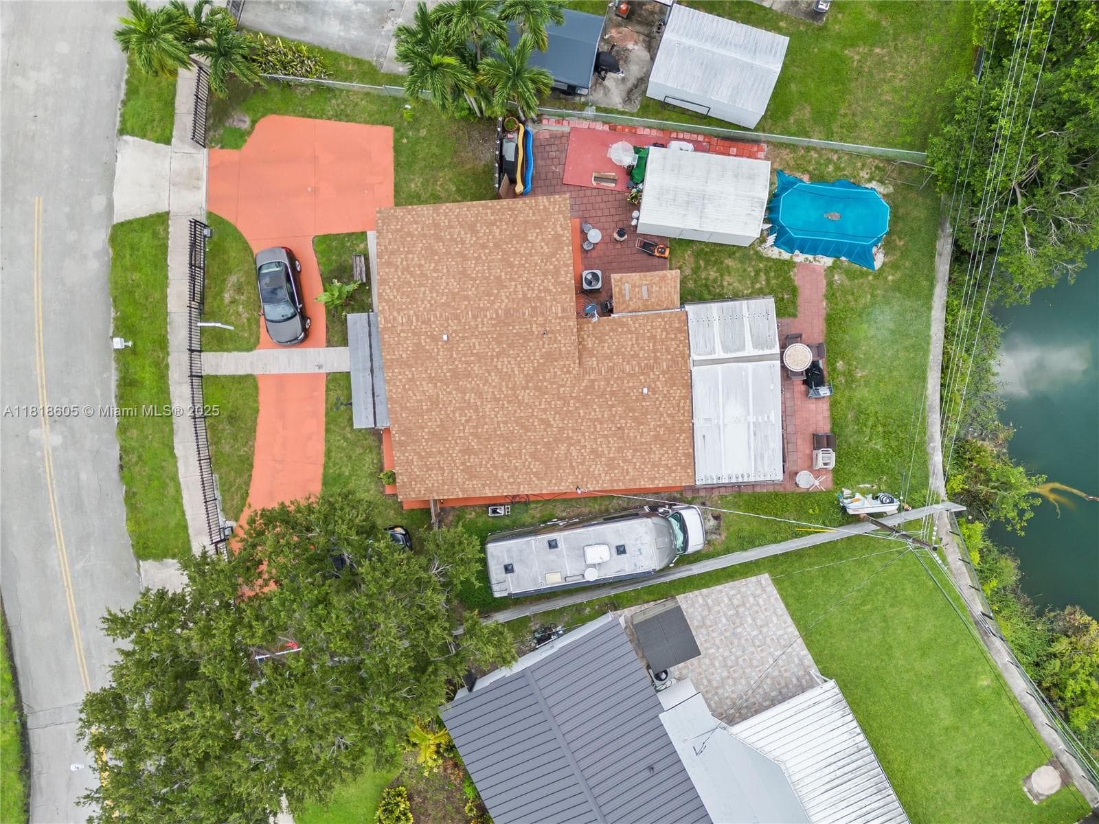 5930 N Farragut Dr photo 43