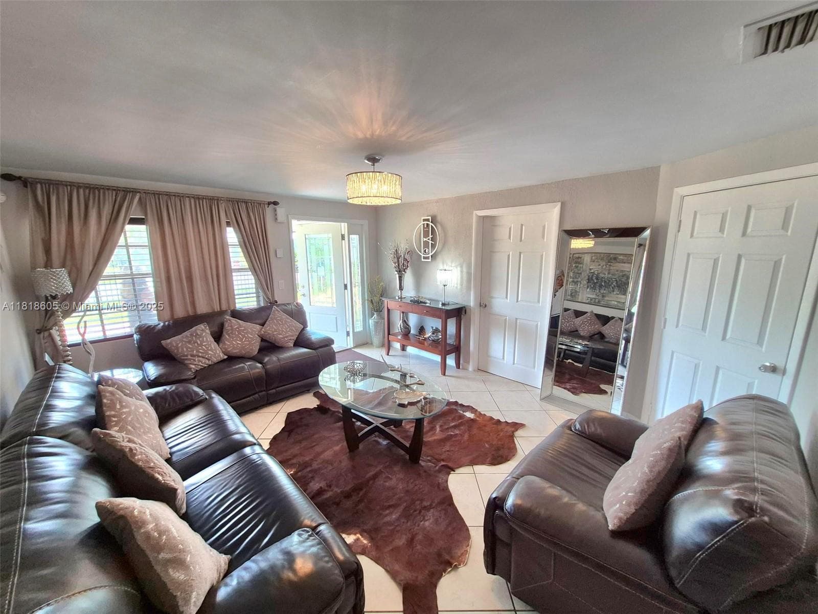 5930 N Farragut Dr photo 12