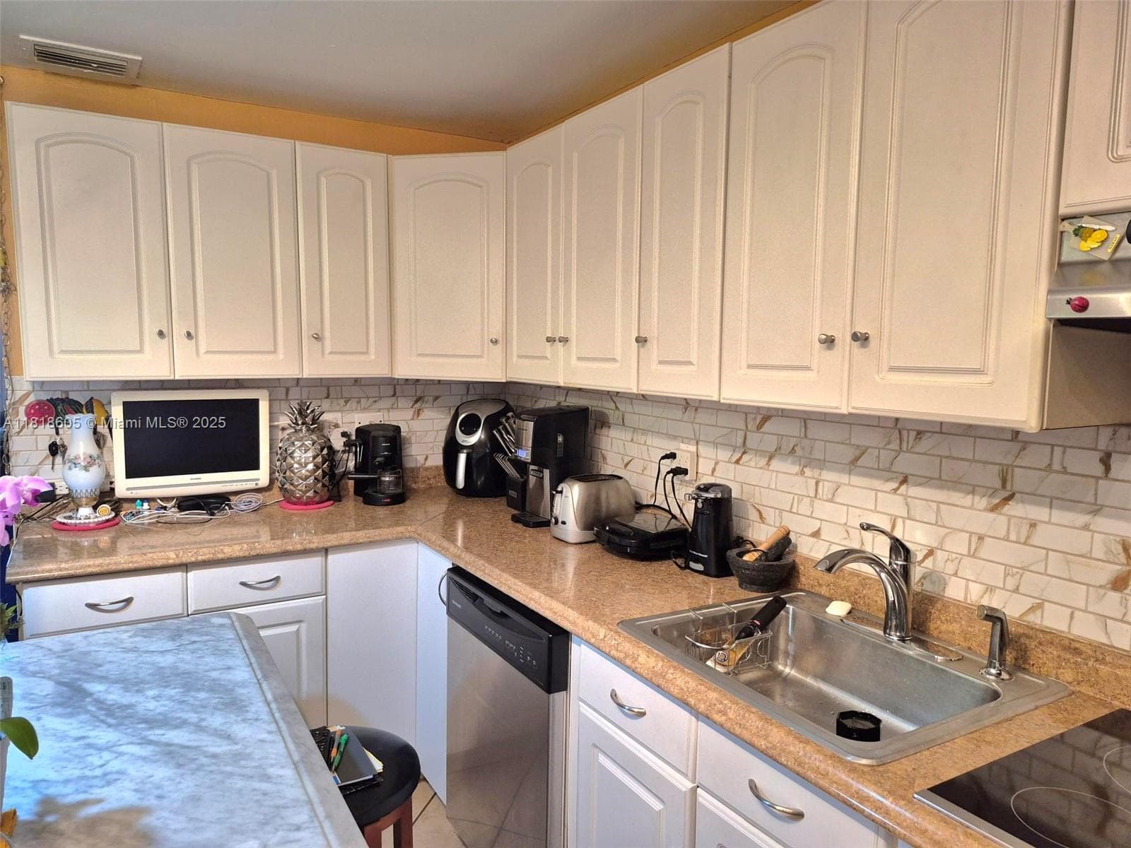 5930 N Farragut Dr photo 20