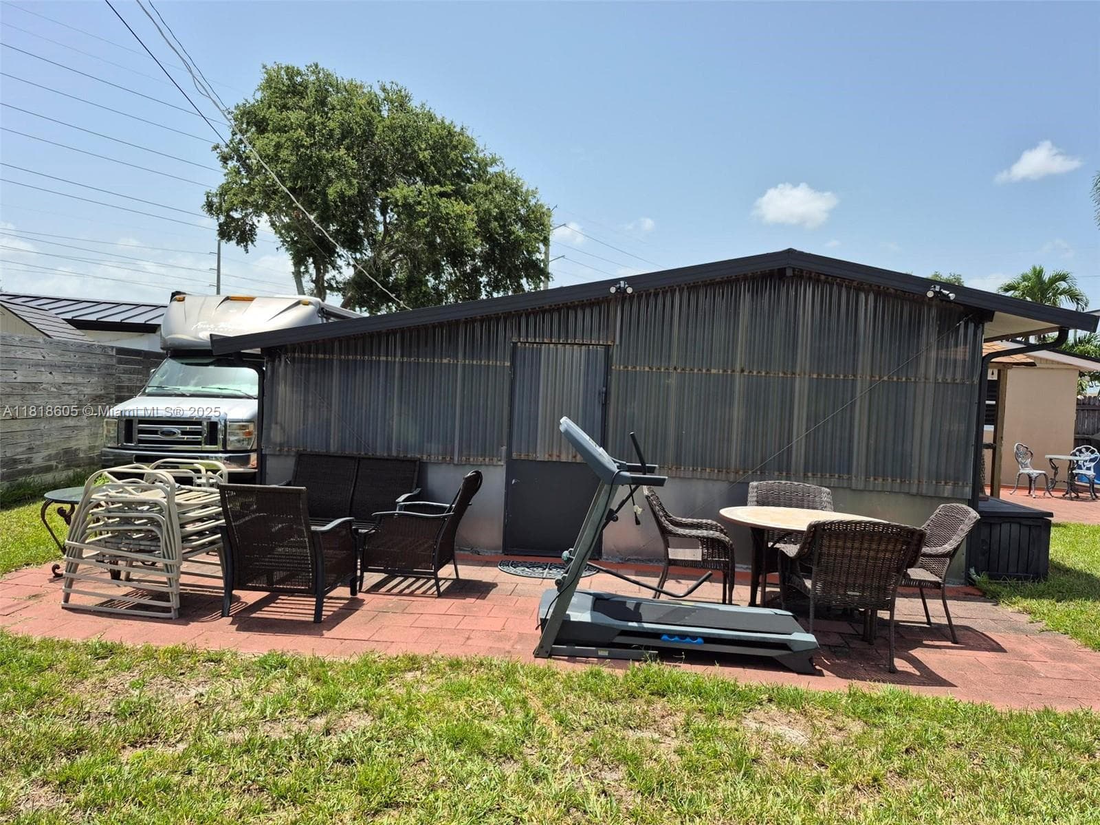 5930 N Farragut Dr photo 40