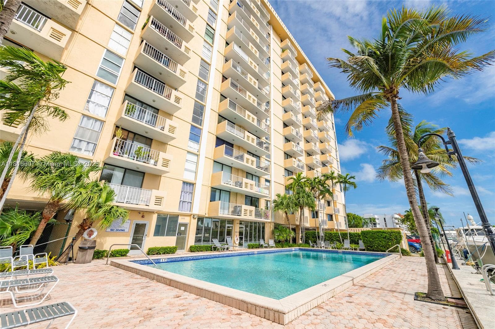 VECINO DEL MAR CONDO · #1006 in North Miami - Photo 26