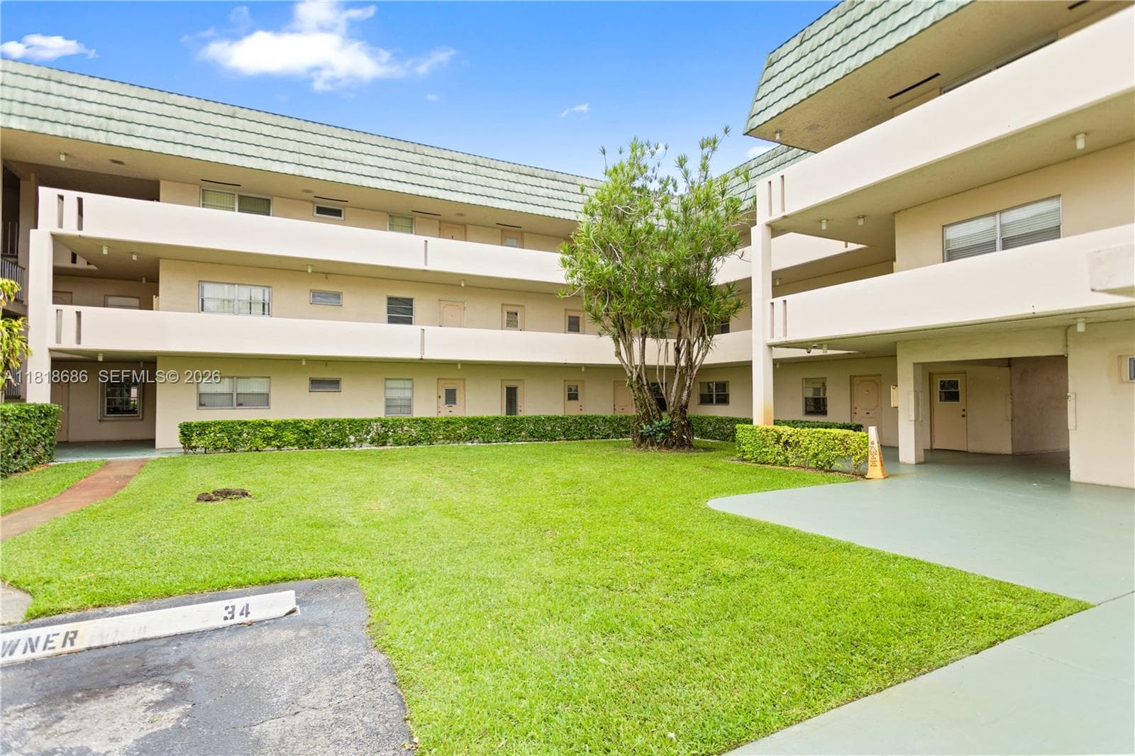 Stirling 56 Condo · #212 in Hollywood - Photo 3