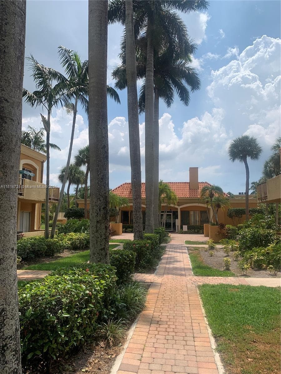 VENETIAN GARDEN · #O104 in Hialeah - Photo 27