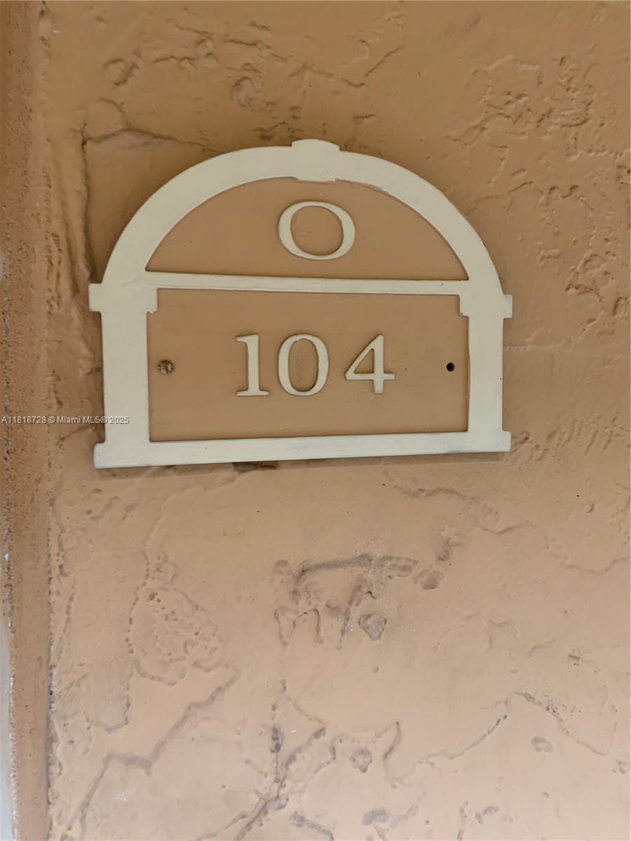 VENETIAN GARDEN · #O104 in Hialeah - Photo 1