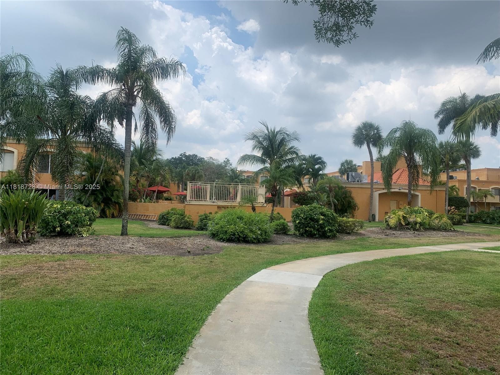VENETIAN GARDEN · #O104 in Hialeah - Photo 29
