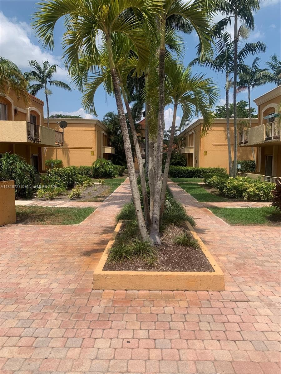 VENETIAN GARDEN · #O104 in Hialeah - Photo 21