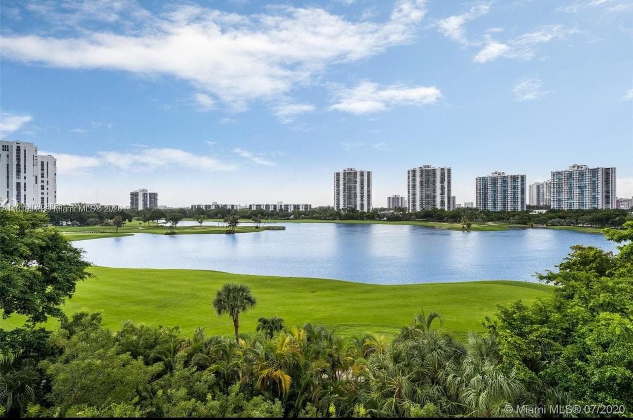 TURNBERRY VILLAGE SO TOWE · #318 in Aventura - Photo 32