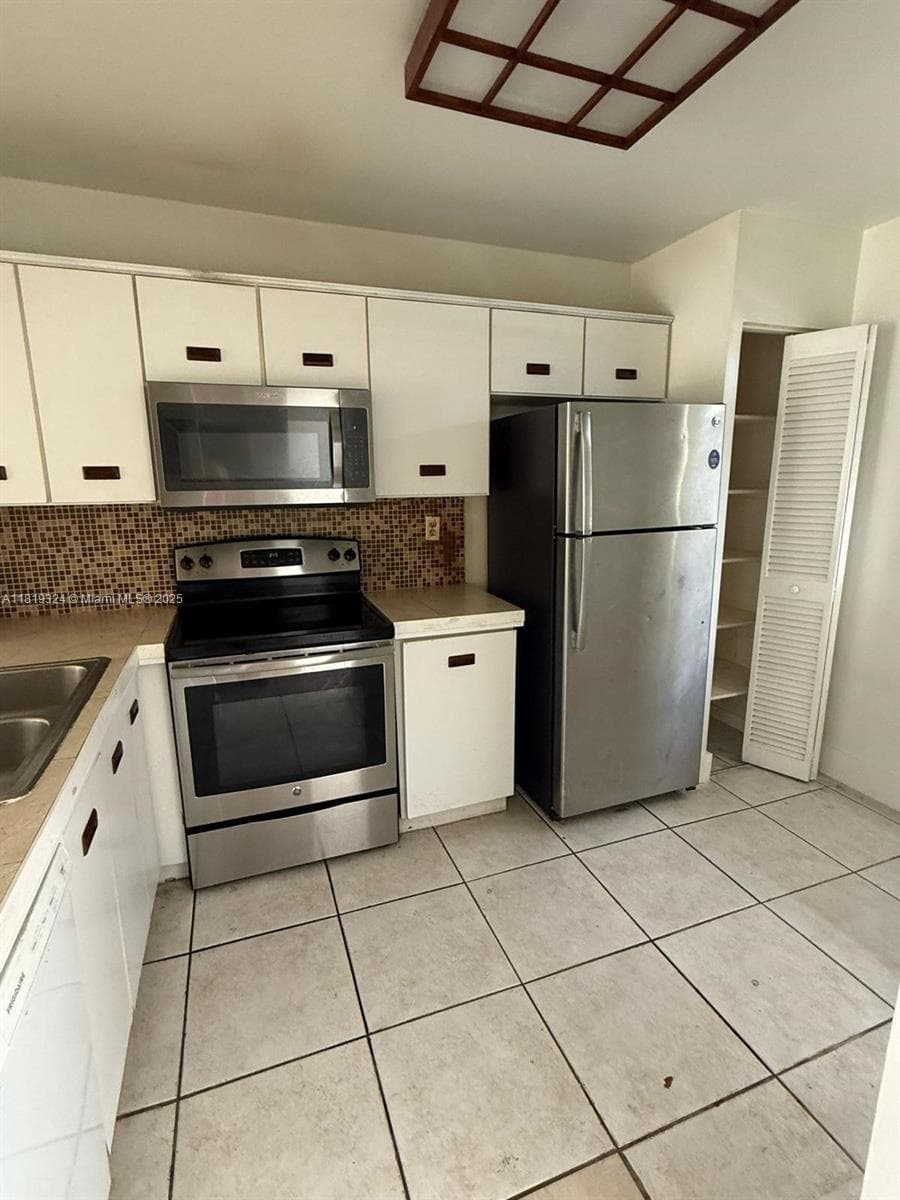 MONTEREY VILLAGE-TWO COND · #202-4B in Miami - Photo 2