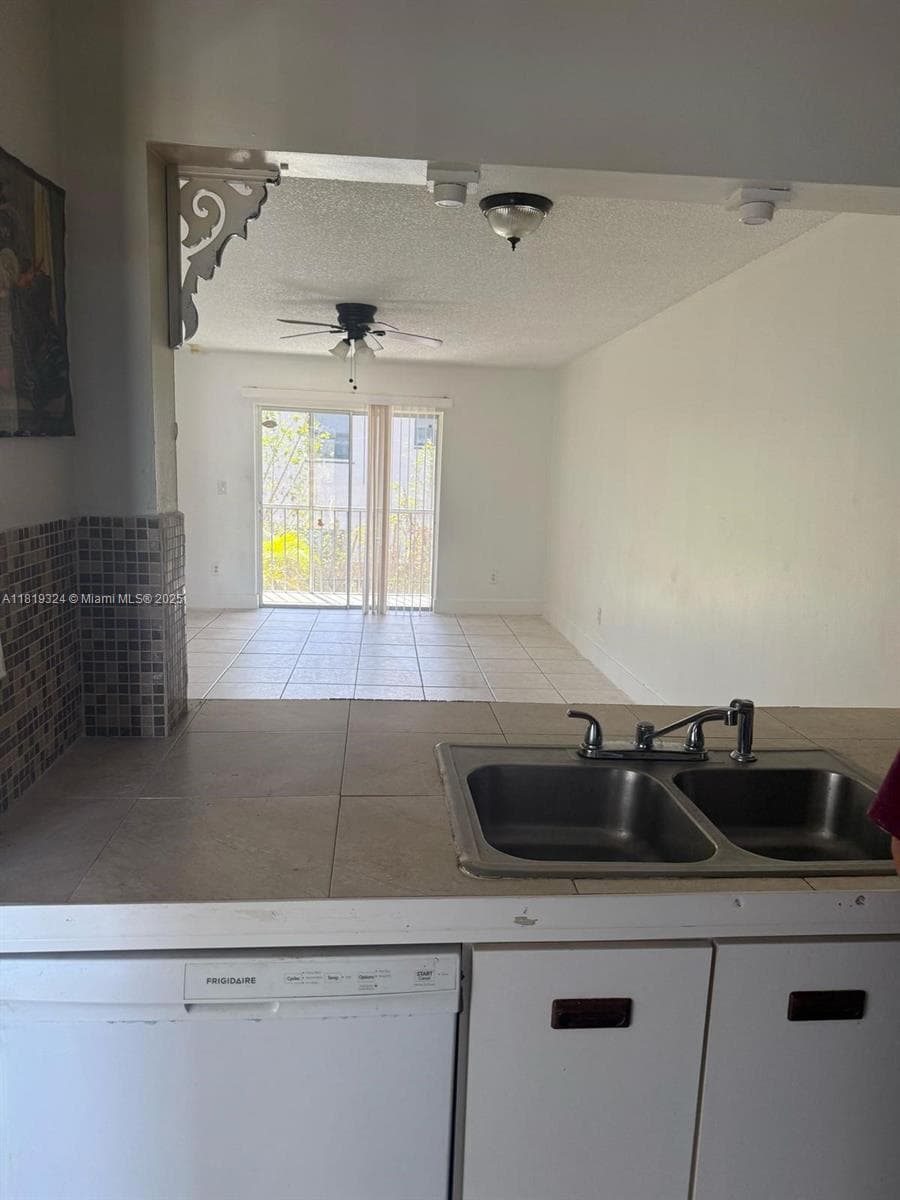 MONTEREY VILLAGE-TWO COND · #202-4B in Miami - Photo 3