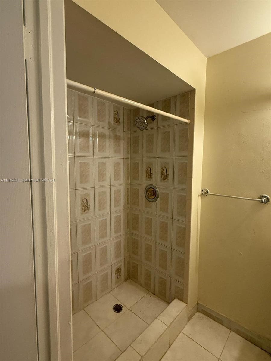 MONTEREY VILLAGE-TWO COND · #202-4B in Miami - Photo 8