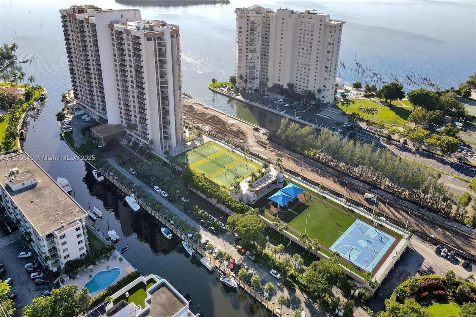 CRICKET CLUB CONDO · #2007 in Miami - Photo 26
