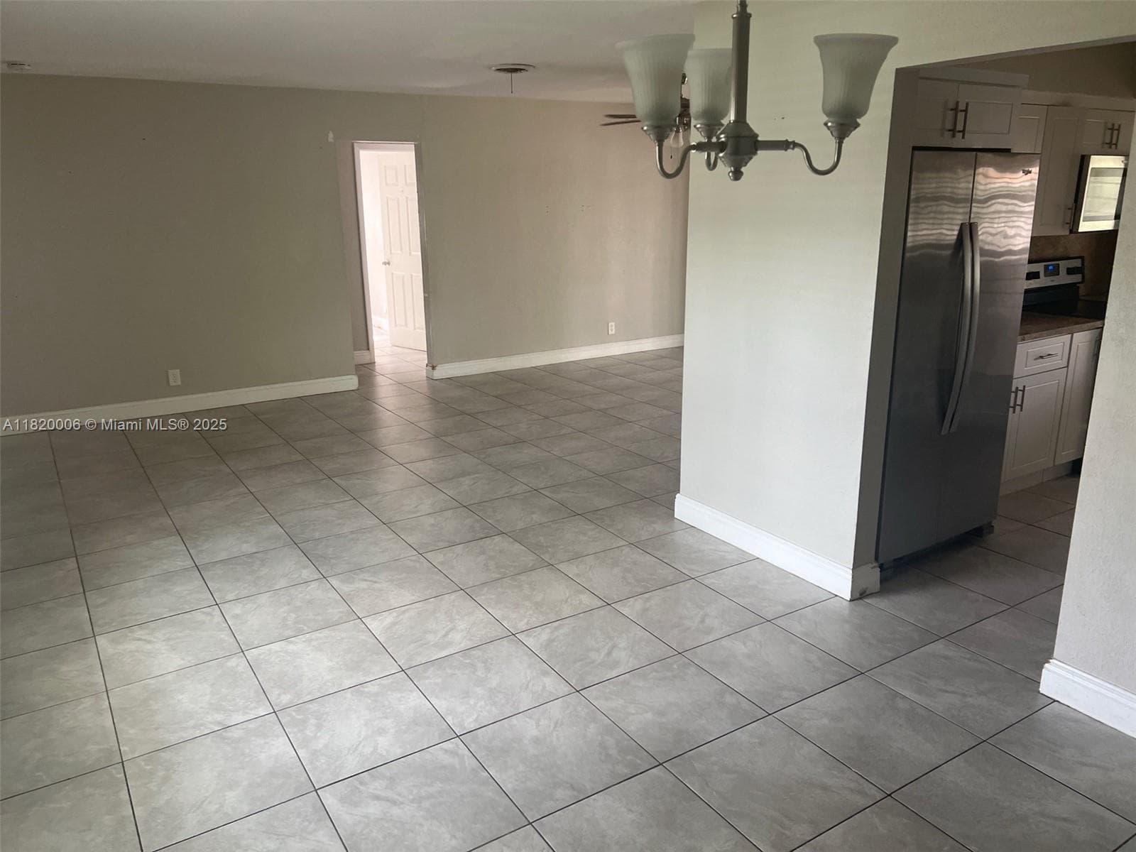 2720 SW 18th St photo 3