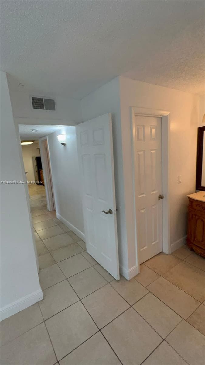 ROYAL POINCIANA · #2104 in Pompano Beach - Photo 2