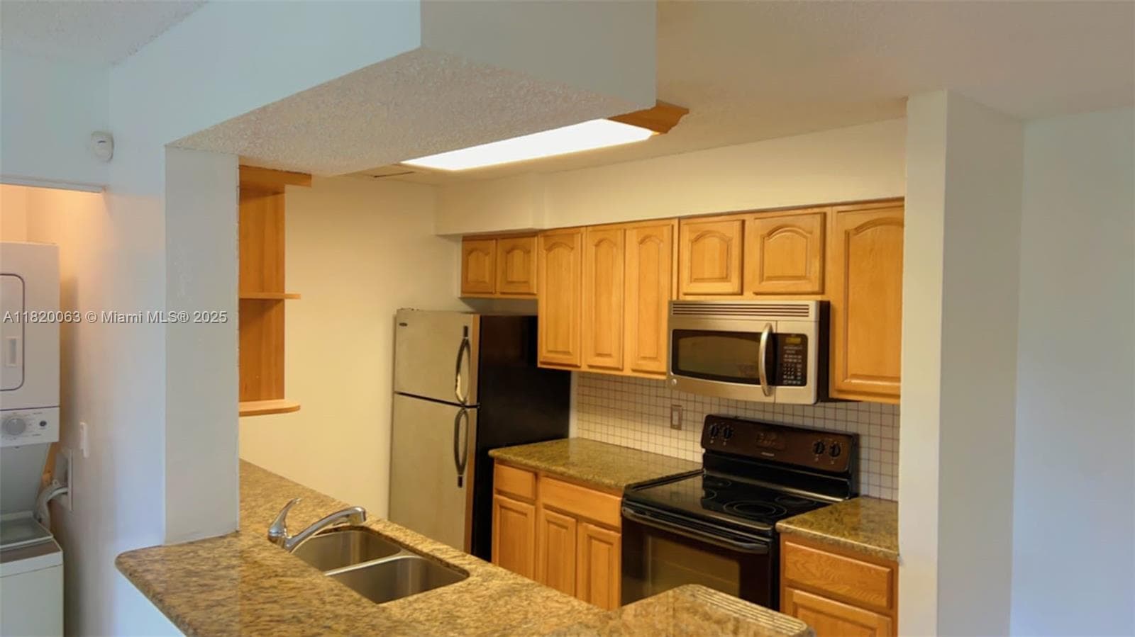 ROYAL POINCIANA · #2104 in Pompano Beach - Photo 8
