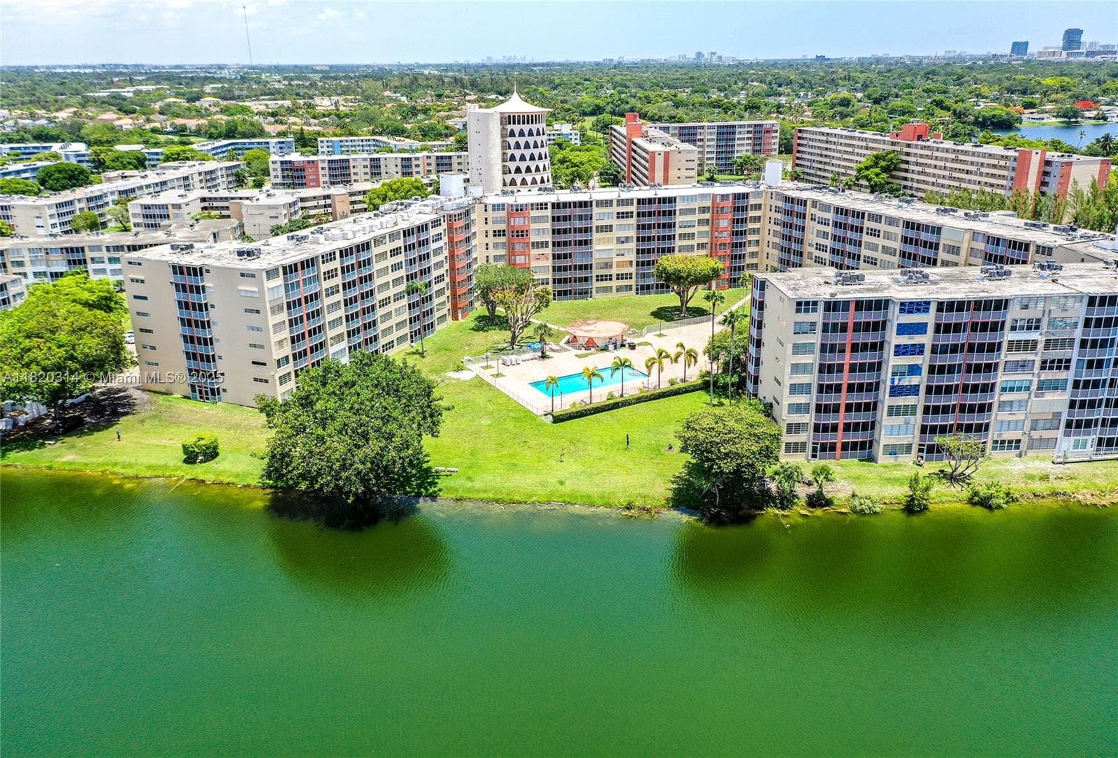 JADE WINDS GROUP-DAISY · #100-1 in Miami - Photo 1