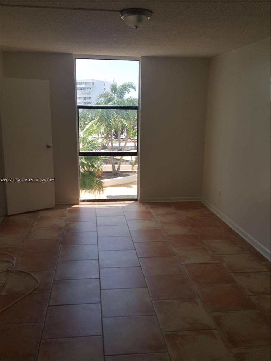 SAILBOAT CAY CONDO · #506 in North Miami - Photo 11