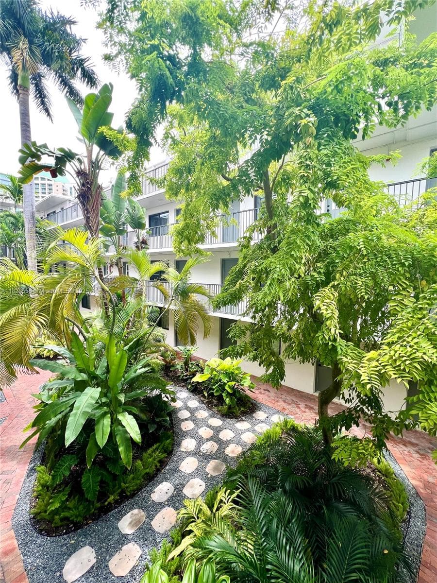 COURTYARDS OF THE GROVE · #S207 in Miami - Photo 2