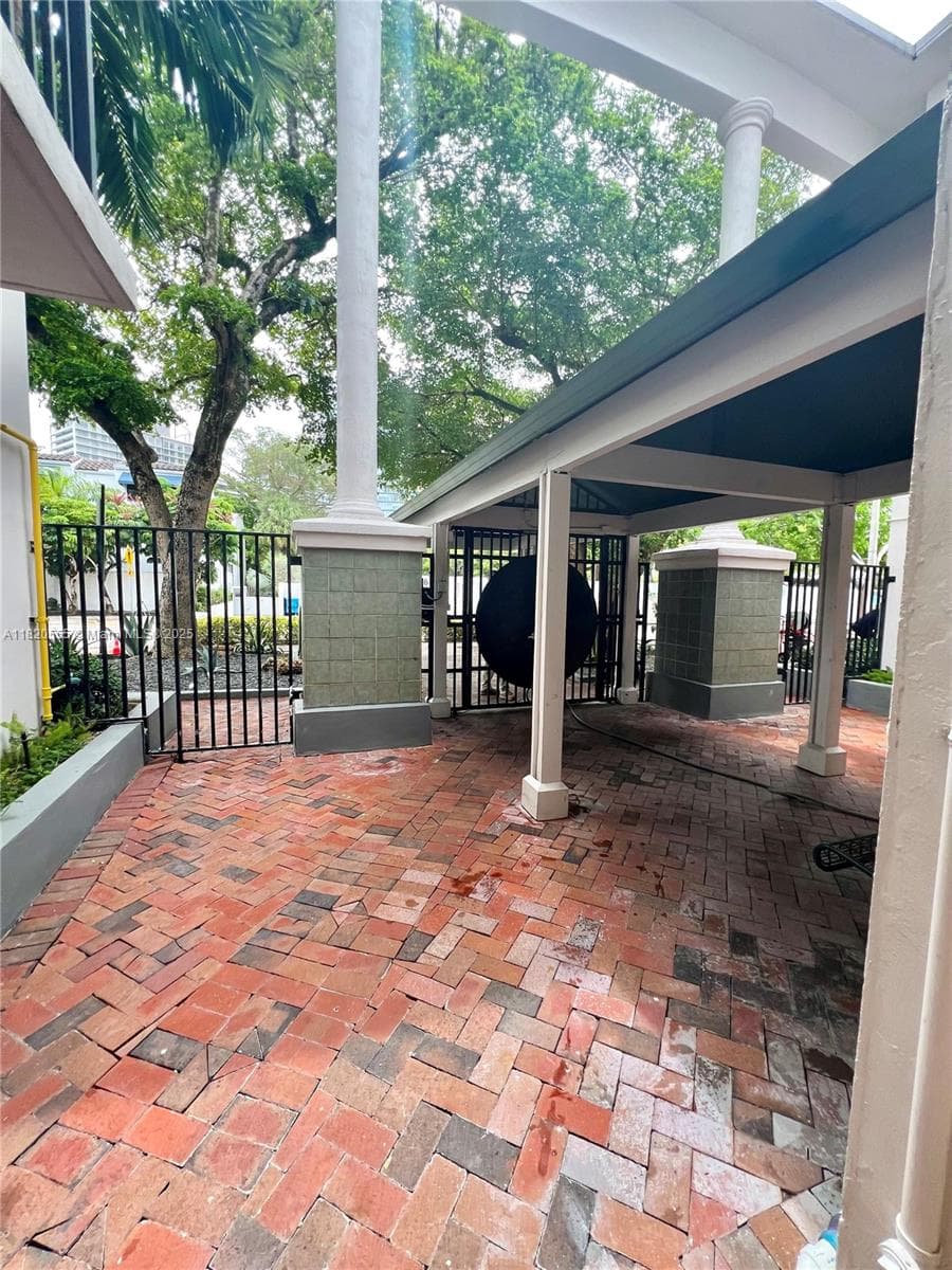 COURTYARDS OF THE GROVE · #S207 in Miami - Photo 15