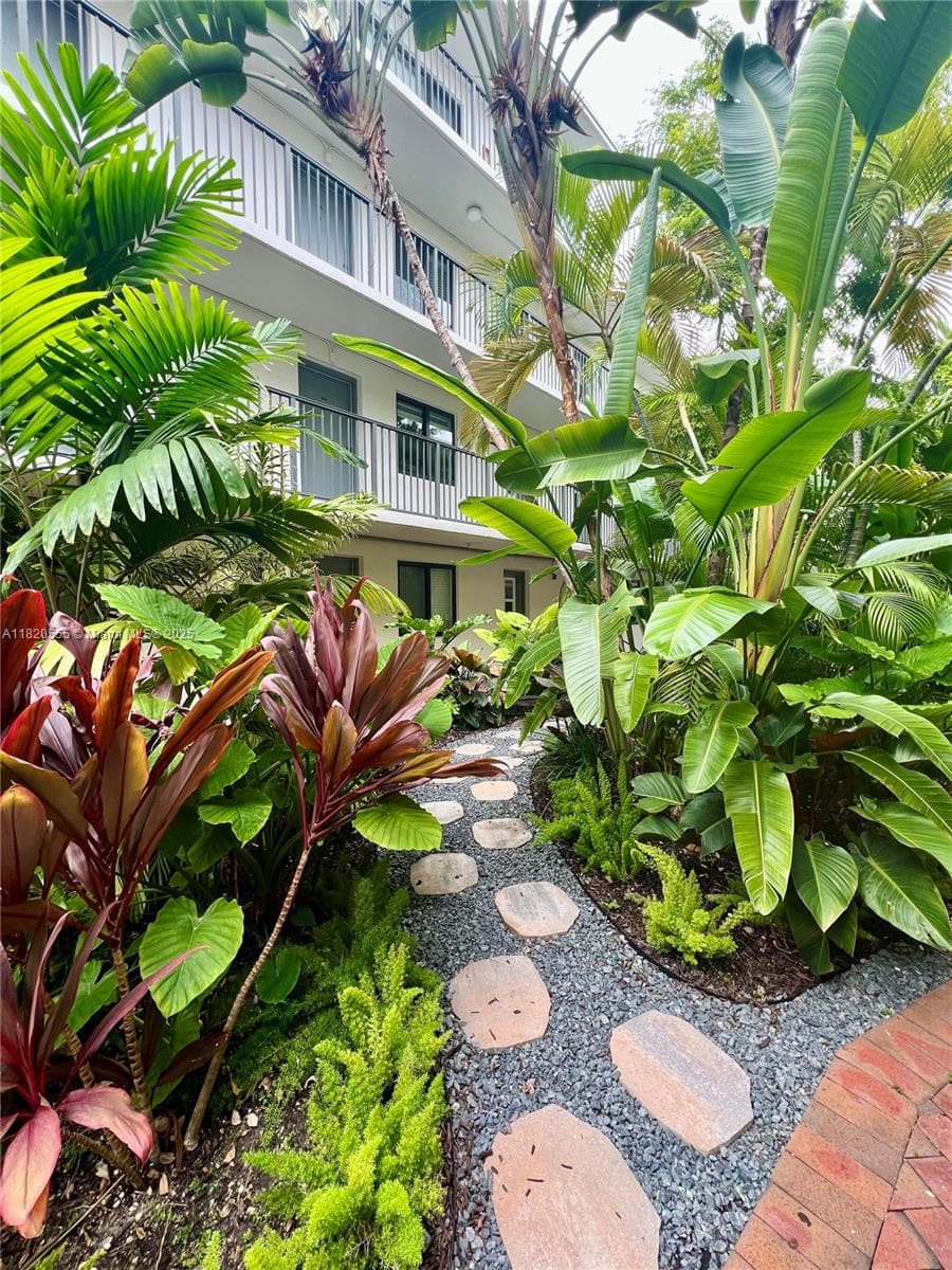COURTYARDS OF THE GROVE · #S207 in Miami - Photo 21