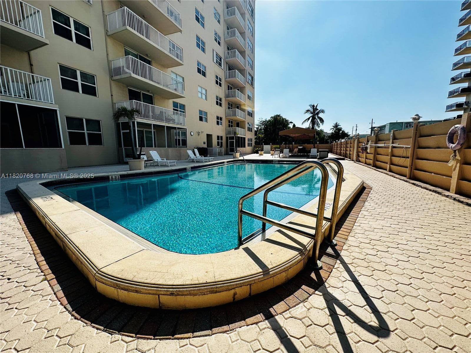 STRATFORD TOWERS CONDO · #803 in Hollywood - Photo 23